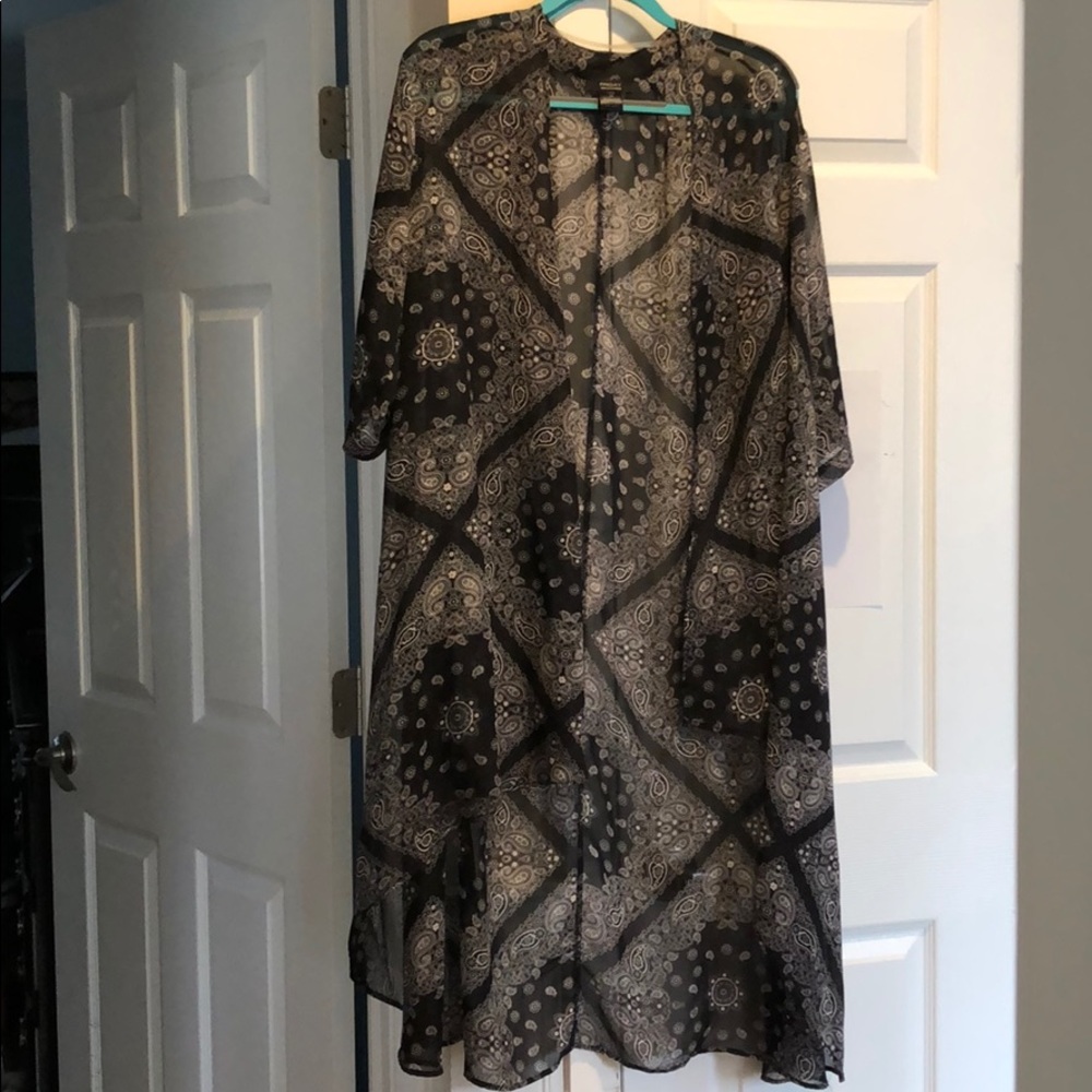 Black and white paisley cover up